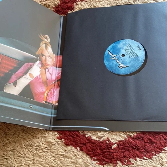 Retro Portable Turntable Record Player with 2 records included!
